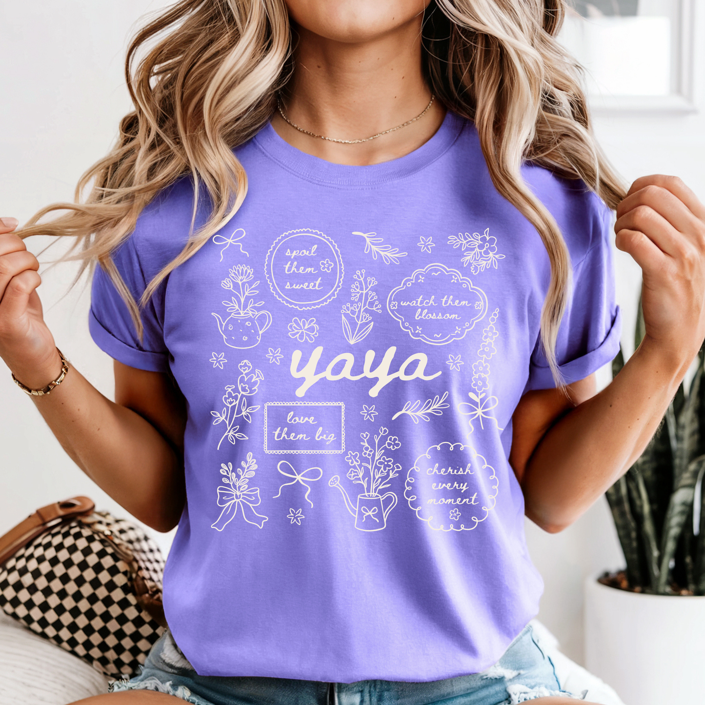 Custom MAMA Name Shirt – Yaya, Grandma, Mama, Mimi Tee – Floral Line Art – Mother’s Day Gift – Cute Boutique Graphic Tee